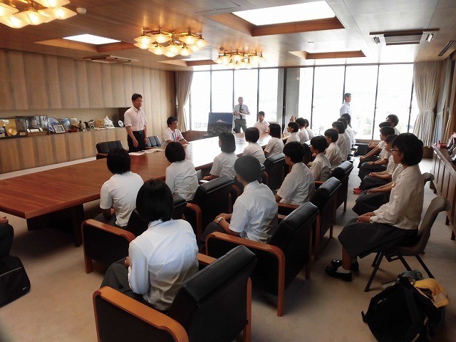 富士高女子ハンドボール部のインターハイ(全国大会)出場壮行会と森田教育長への表敬訪問_f0141310_07464881.jpg