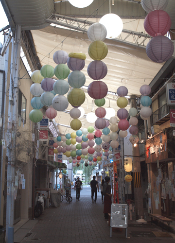 ●古川町商店街の鈴なり提灯_d0053294_00275260.jpg