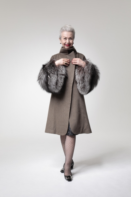 ファー付きダークグレー長袖スーツ上下 レジーナロマンティコ 【公式通販】