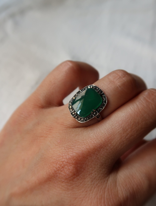 Green Agate 緑瑪瑙のシルバー・リング : 満月アンティーク Green Agate 緑瑪瑙のシルバー・リング : 満月アンティーク