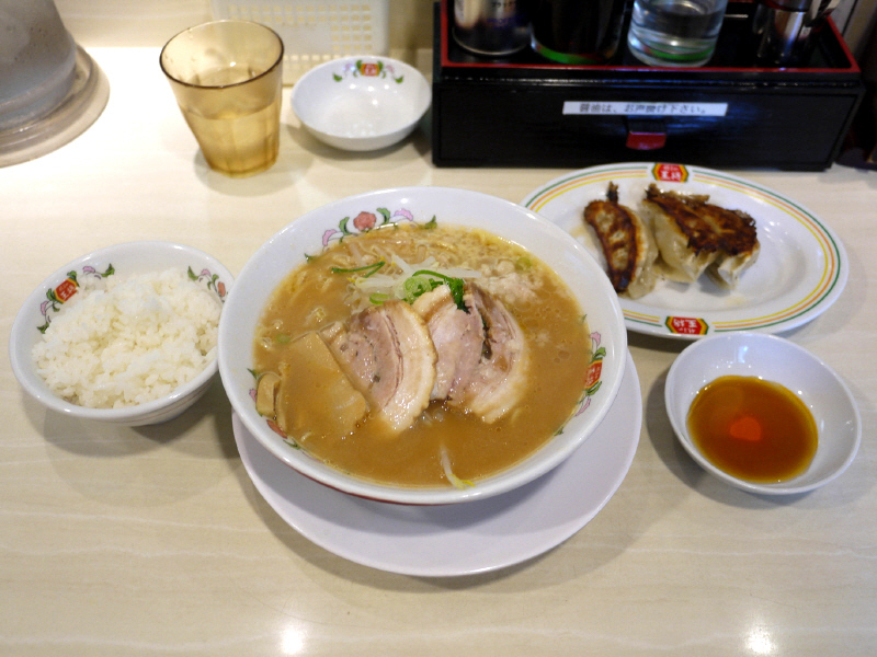 ラーメンランチ　【藤沢　餃子の王将】_b0153224_09230848.jpg