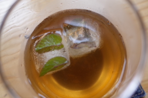 冷た~い。お茶。_b0207642_11483486.jpg