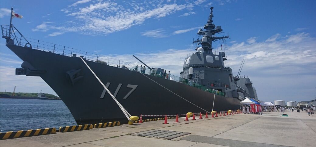 護衛艦_f0081443_23403254.jpg