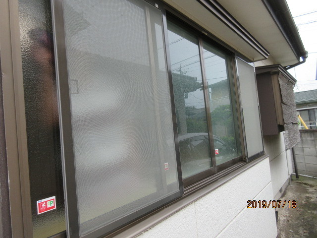 内窓取付けと防犯ガラスに交換で安心・安全をプラス…_d0244968_18123916.jpg