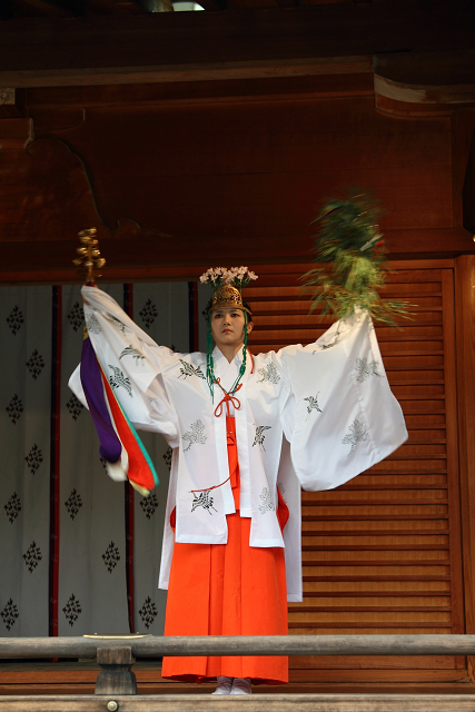 城南宮 お涼み神楽_b0169330_7313676.jpg