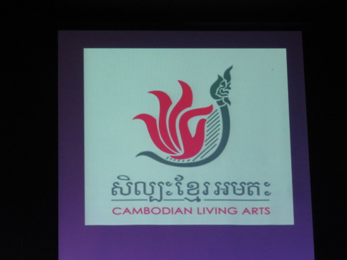 演劇仕立ての伝統舞踊ショー＠カンボジアンリビングアーツ_e0408534_22342501.jpg