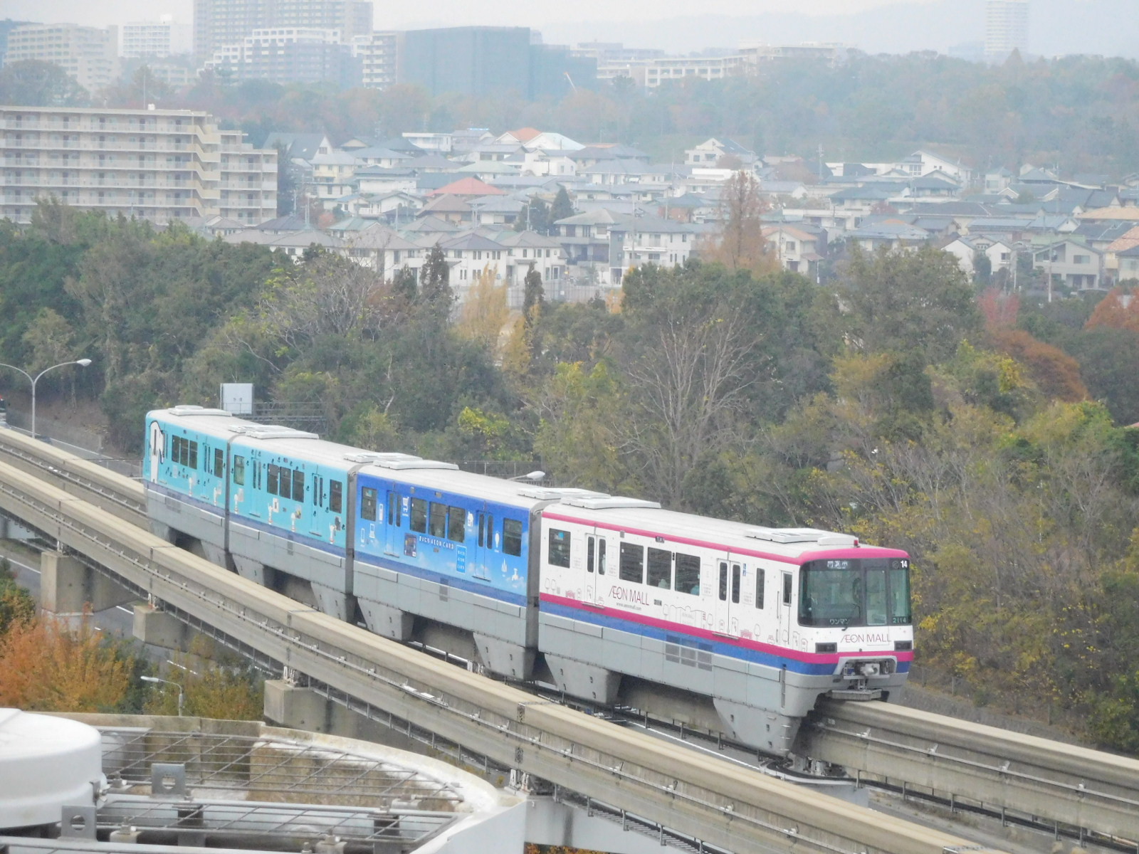 大阪モノレール 千里中央 山田 凛鐡 大阪モノレール 千里中央 山田 凛鐡