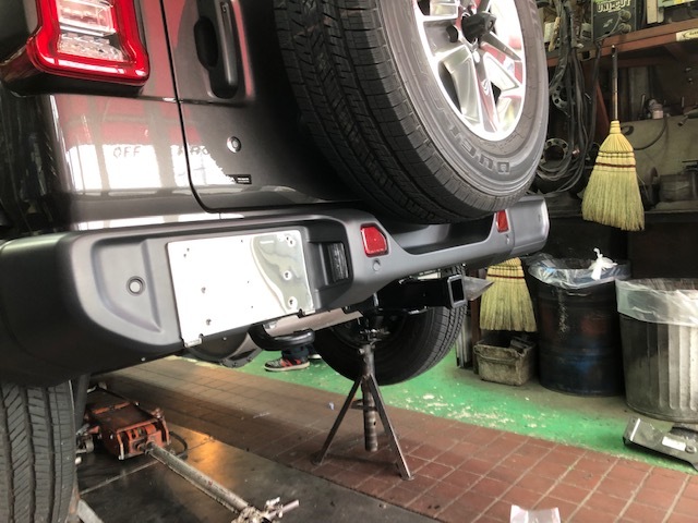 7月30日　ラングラーJLにトレーラーヒッチ取付_d0001708_16470664.jpg