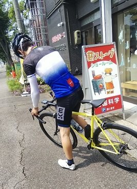 怪しいお客様?!_a0045293_14124140.jpg