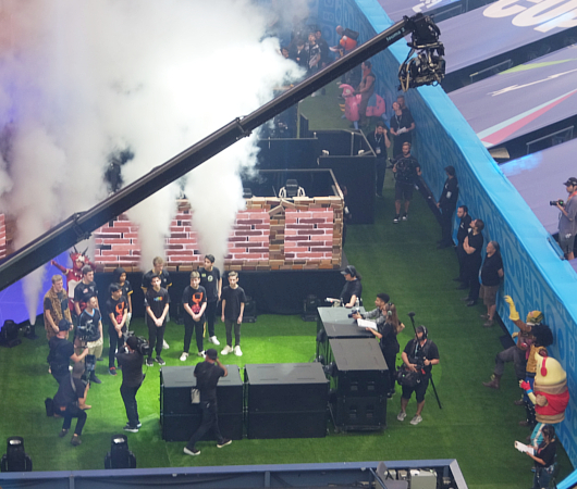 Fortnite World Cup 2019観戦記（１）巨大スクリーンとステージ_b0007805_22521461.jpg