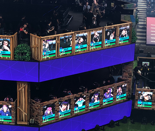 Fortnite World Cup 2019観戦記（１）巨大スクリーンとステージ_b0007805_22571498.jpg