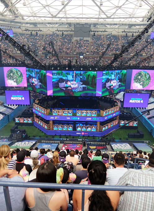 Fortnite World Cup 2019観戦記（１）巨大スクリーンとステージ_b0007805_23442068.jpg