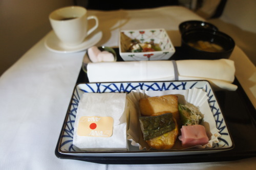 【③ ANA 成田⇒ロサンゼルス ビジネスクラス機内食(和食)】_f0215714_17221692.jpg