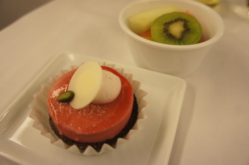 【③ ANA 成田⇒ロサンゼルス ビジネスクラス機内食(和食)】_f0215714_17224391.jpg
