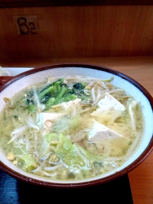 那覇・久茂地 「いちぎん食堂」 野菜たっぷり！みそ汁_c0362623_06234930.jpg