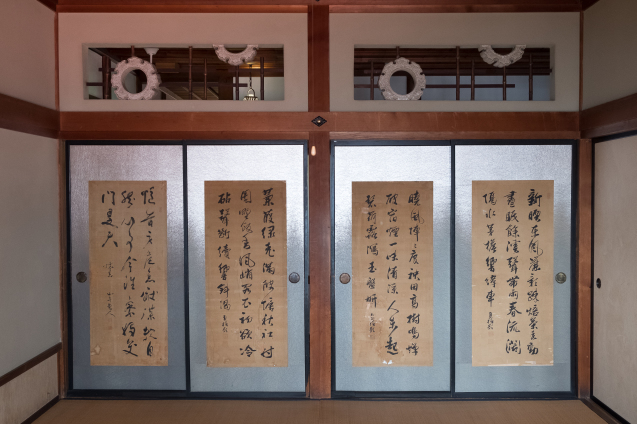 太宰治の生家「斜陽館」での出会い_e0369736_12010438.jpg