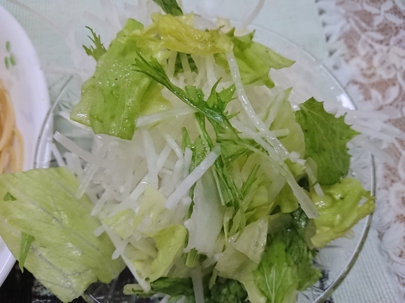 8/1 糖質OFFパスタ で ガリバタ醤油スパゲティ & 大根と水菜のサラダ @自宅_b0042308_09034390.jpg