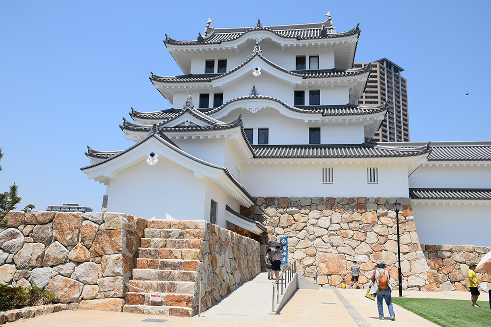 平成最後の築城、145年ぶりに甦った尼崎城天守。_e0158128_11295443.jpg