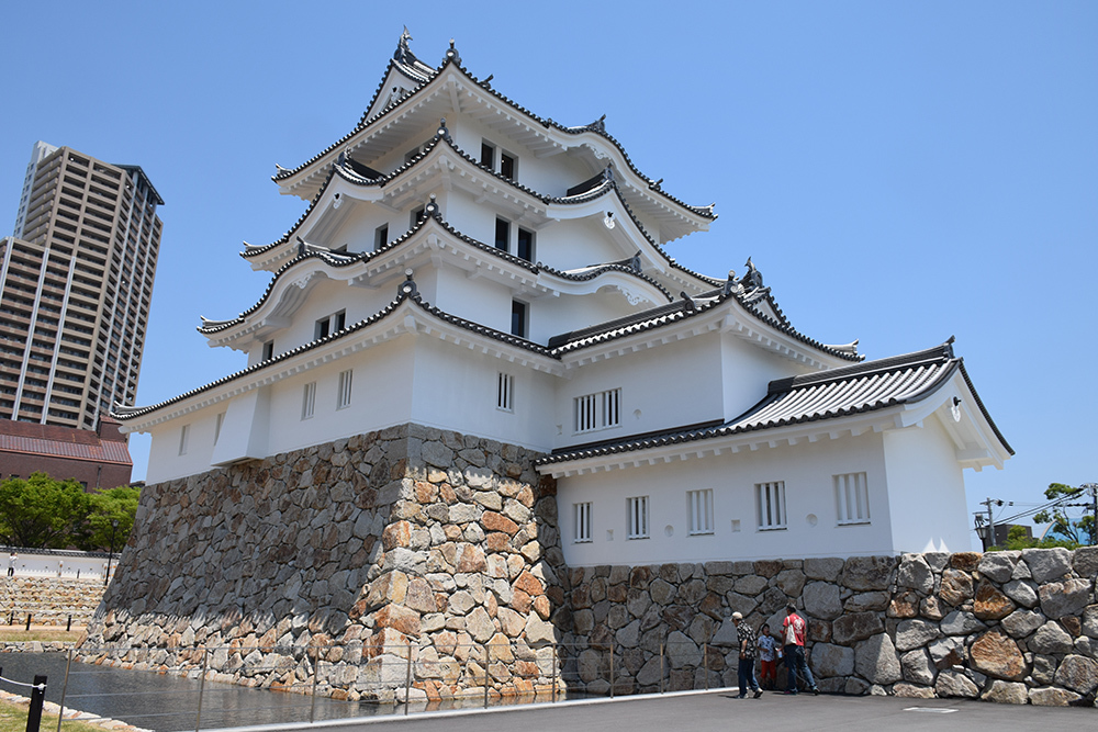平成最後の築城、145年ぶりに甦った尼崎城天守。_e0158128_11300087.jpg