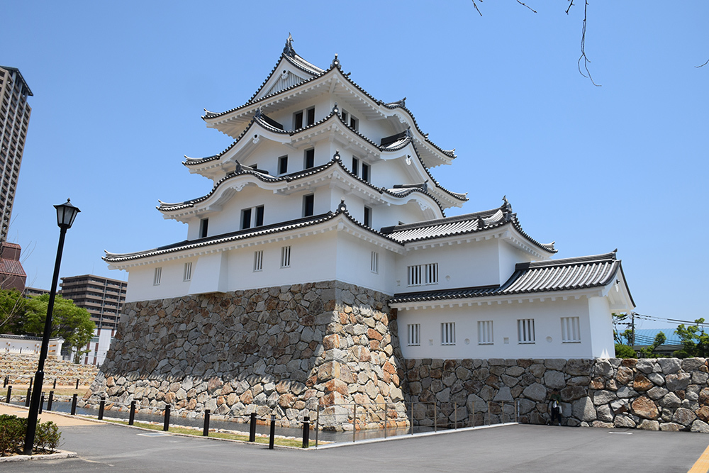 平成最後の築城、145年ぶりに甦った尼崎城天守。_e0158128_11300315.jpg
