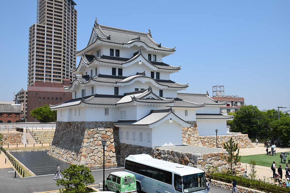 平成最後の築城、145年ぶりに甦った尼崎城天守。_e0158128_11300879.jpg