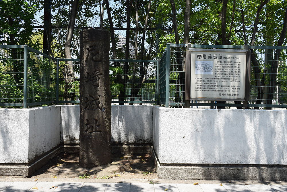 平成最後の築城、145年ぶりに甦った尼崎城天守。_e0158128_14003563.jpg
