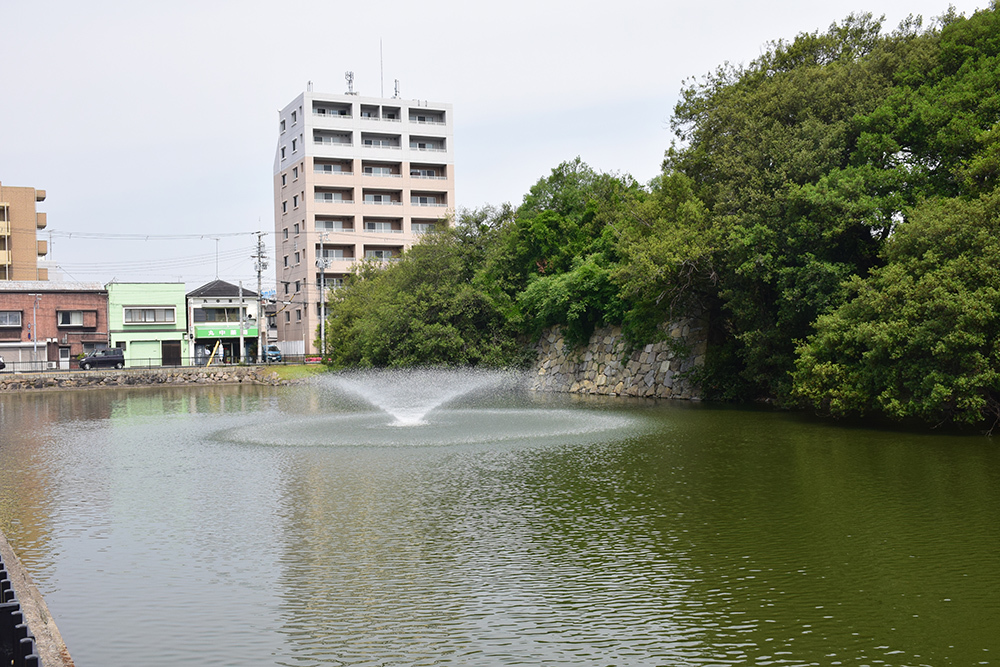 築城400周年の明石城を歩く。 その1 <中濠、東不明門、西不明門>_e0158128_15053622.jpg