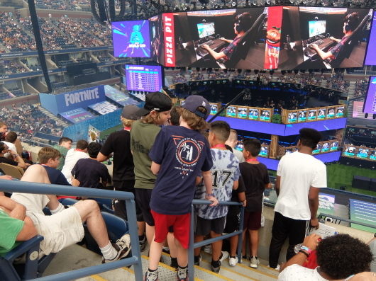 完売したはずのフォートナイト・ワールドカップ決勝戦で目立つ空席_b0007805_20564203.jpg
