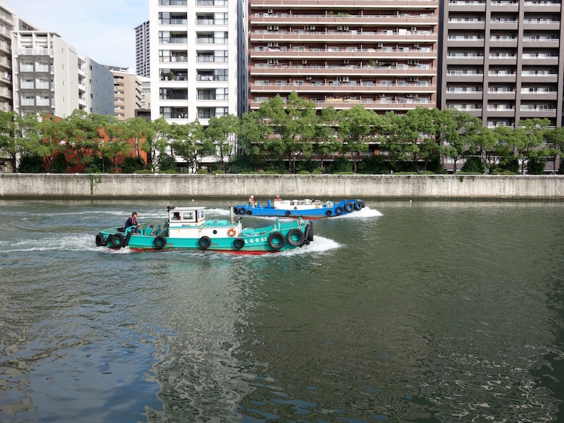 航行違反?かしら_b0057679_09070138.jpg