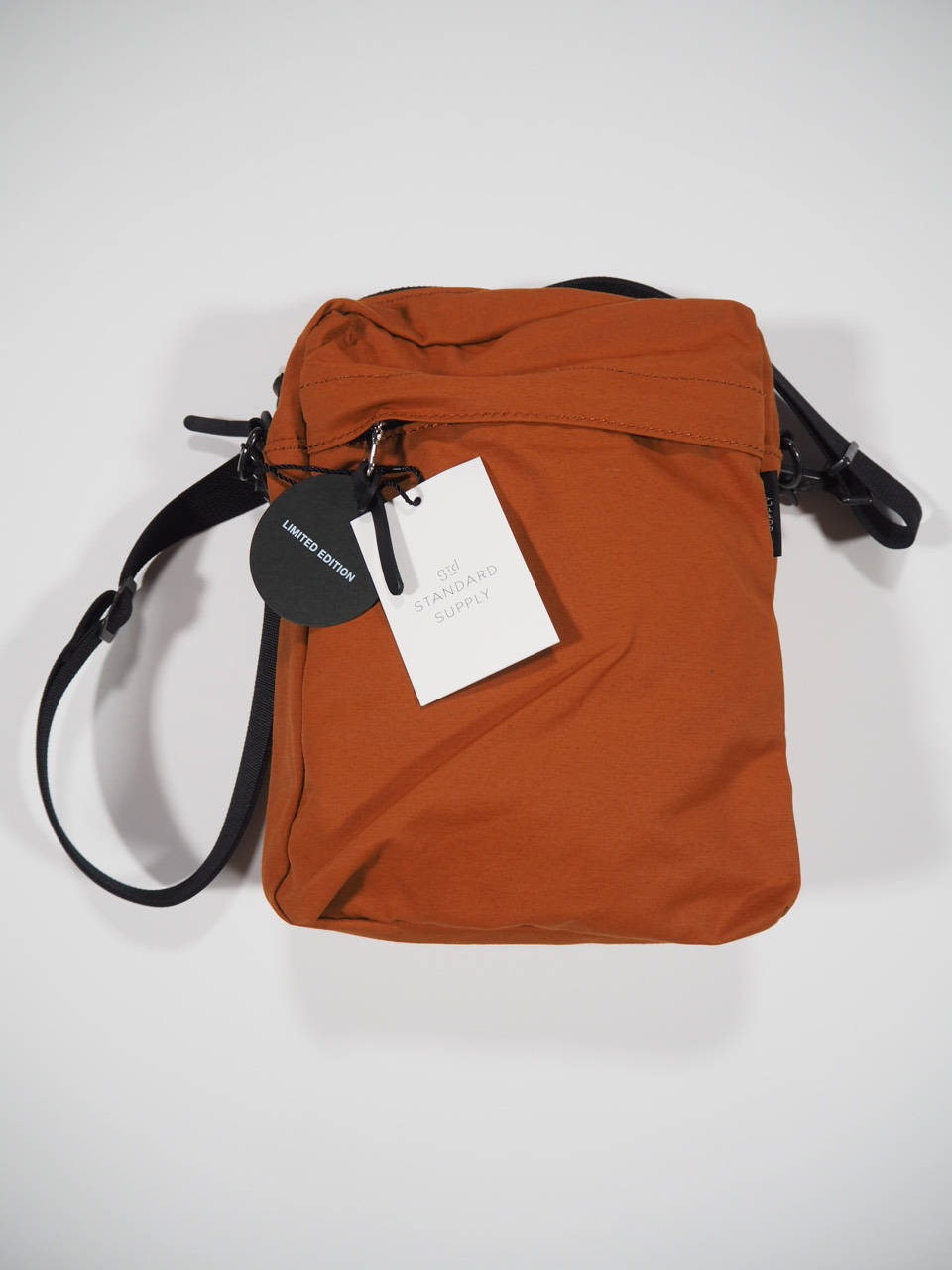 NEW WEEKEND shoulder bag_e0357389_16342041.jpg