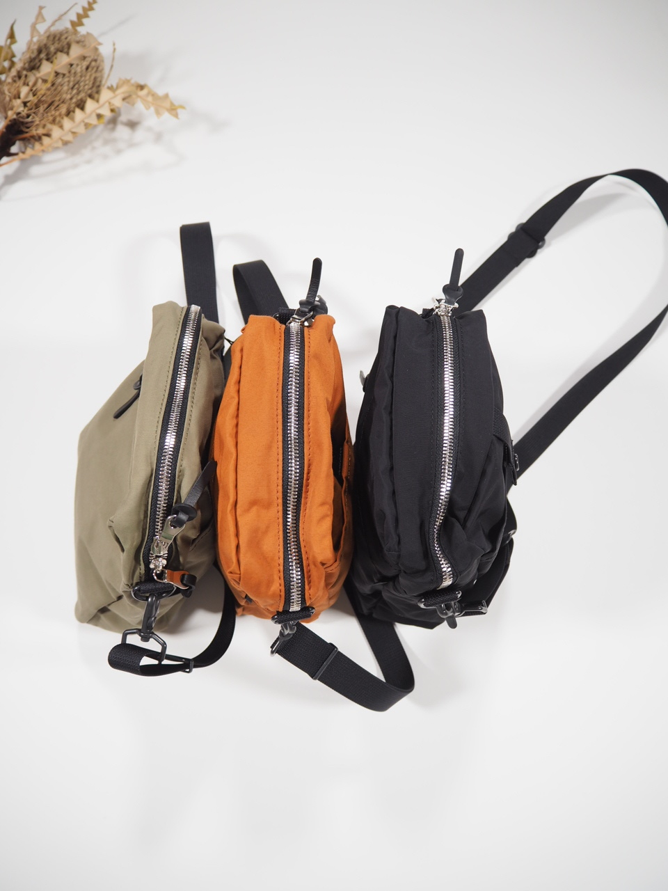 NEW WEEKEND shoulder bag_e0357389_16342092.jpg
