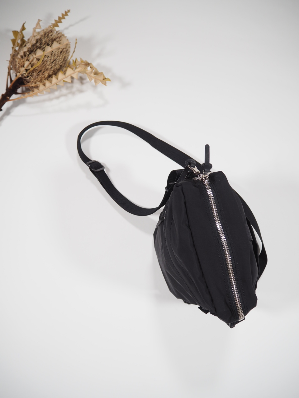 NEW WEEKEND shoulder bag_e0357389_16342199.jpg