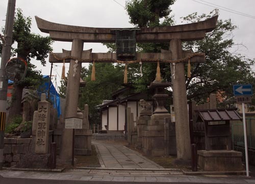 ●神社の造形―大将軍神社(東三条社)、その1_d0053294_22125813.jpg