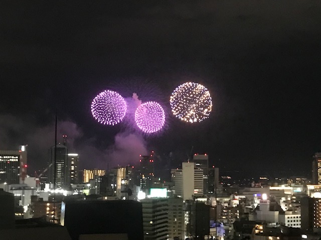 北野坂あがる。@みなと神戸花火大会_a0050302_17242501.jpg