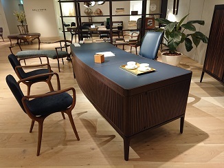 「本物の家具」の存在感!_d0091909_13532026.jpg