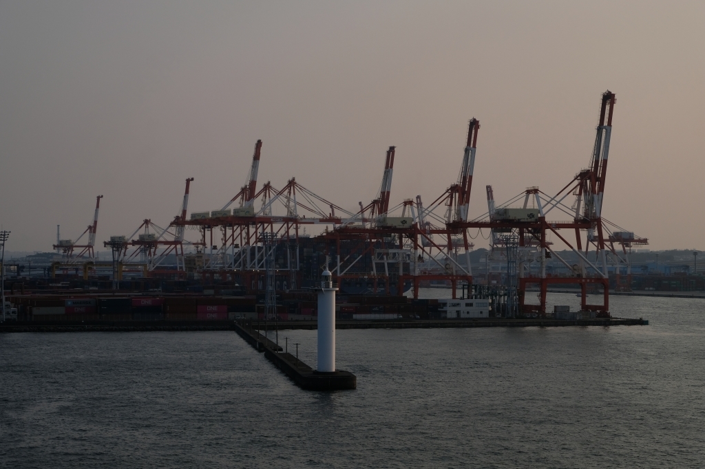 飛鳥　クルーズ　出航　横浜港　視点の違い_f0050534_07304774.jpg