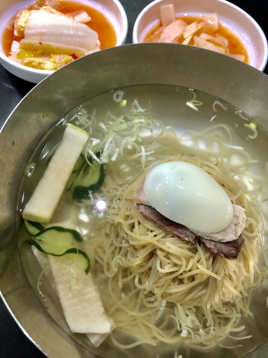 チョンダムドンの美味しい店「冷麺」編_b0060363_16292156.jpeg