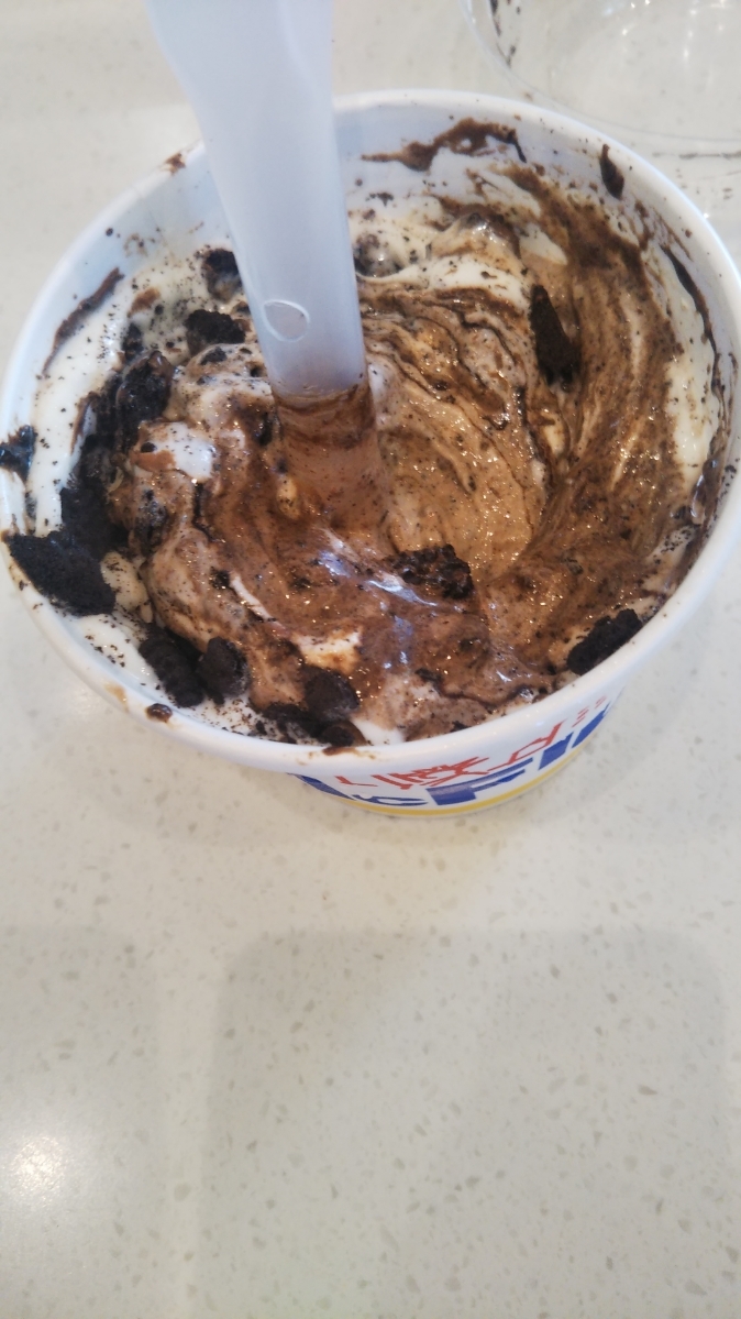 マックフルーリー ダブルチョコファッジ_f0076001_23471002.jpg
