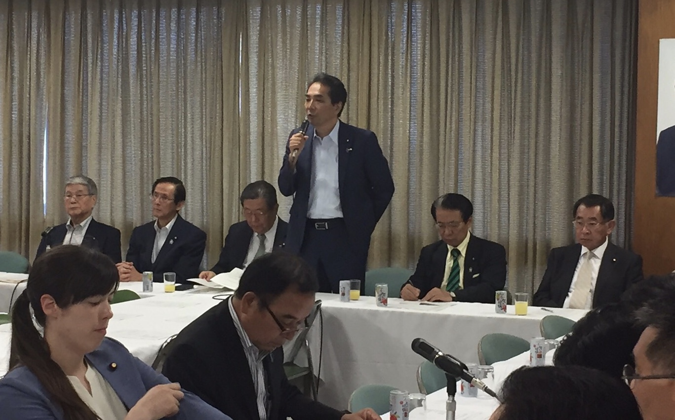 国会閉幕_a0143152_20404745.jpg