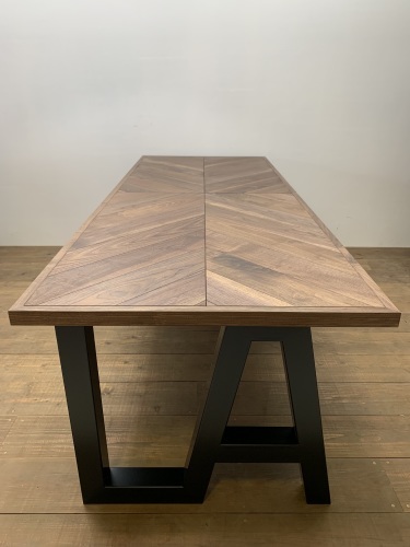 HERRINGBONE DINING TABLE_c0146581_14522999.jpg