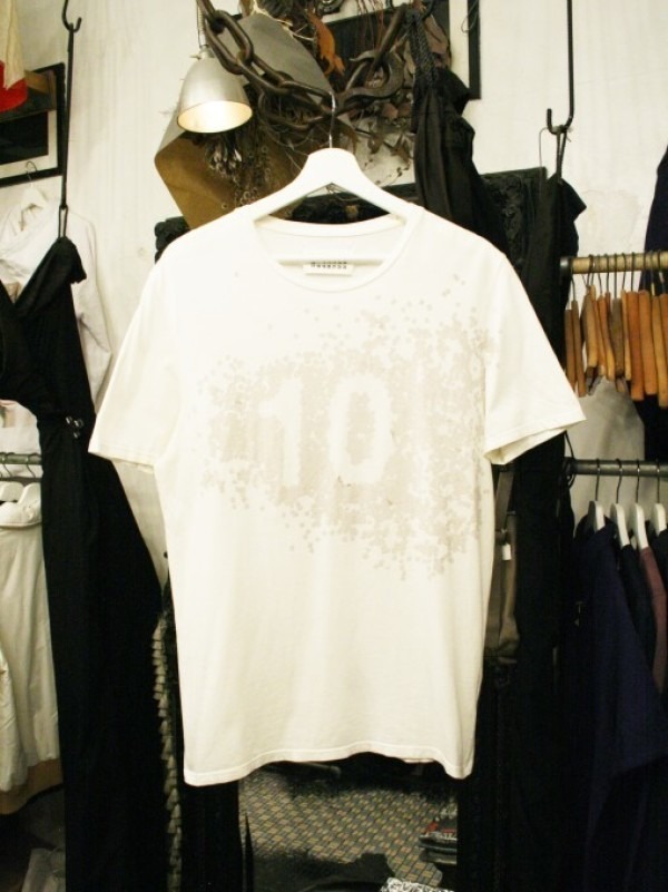今年最初で最後となるか!?海!! 入荷 マルタンマルジェラ Tシャツ 大漁!!大量!!_f0180307_23125711.jpg