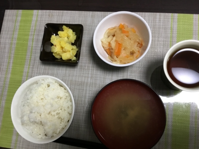 ひまわり荘&#127803;朝食&#127803;マロニーと野菜の煮物 さつまいもサラダ みそ汁_c0357519_06513514.jpeg