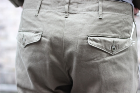 「WORKERS」考え抜かれた \"Officer Trousers, Type 2\" ご紹介_f0191324_07434491.jpg
