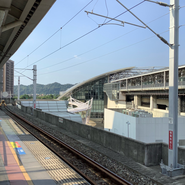 台鉄六家線で高鉄新竹へ、新幹線で台北へ戻ります。_a0334793_08035601.jpg