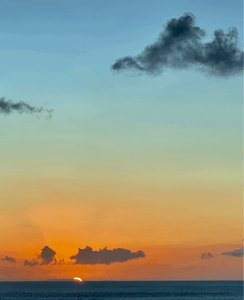 那覇空港の夕陽。_b0014003_08174385.gif