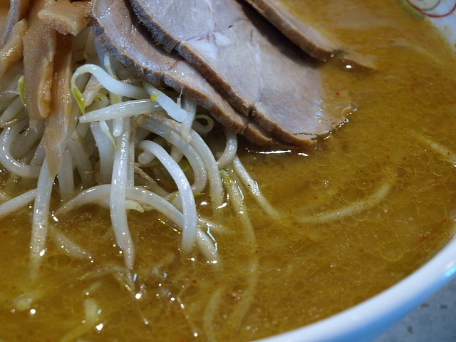 ラミタ(羅魅陀) その2(味噌カレーラーメン 大盛り)_d0153062_17362851.jpg