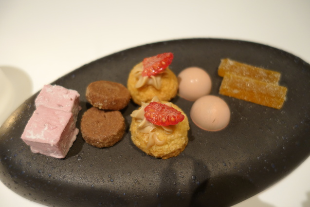 「ハインツベック」でディナー_b0405262_2243395.jpg
