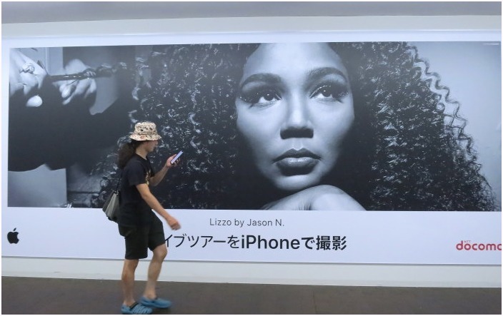 < 午後の街中で >_c0036080_15465190.jpg