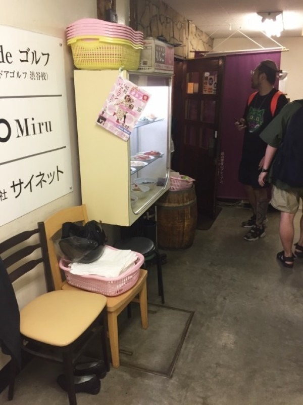 久々の伊藤會は渋谷 前篇 入荷メンズ、レディースサンダル マルタンマルジェラ、ユッタニューマン、エルメス_f0180307_21444395.jpg