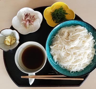 本日の朝食は冷たい素麺 おうちごはん Catwalk ファッションモデルウォーキング 美しい姿勢と歩き方の紹介 本日の朝食は冷たい素麺 おうちごはん Catwalk ファッションモデルウォーキング 美しい姿勢と歩き方の紹介
